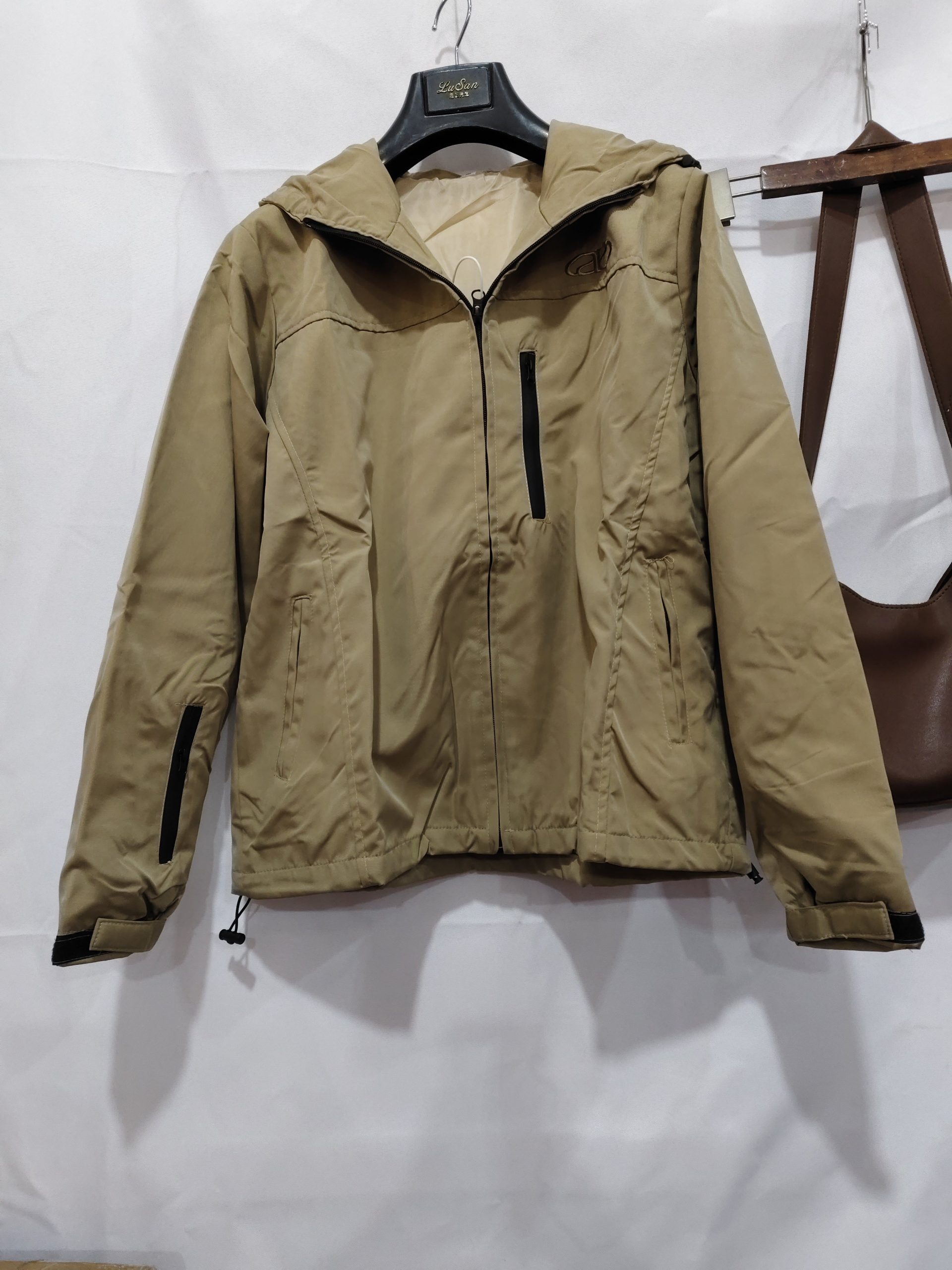 c2bf89be-83cf-4b59-8af9-2d339e5197f0-1